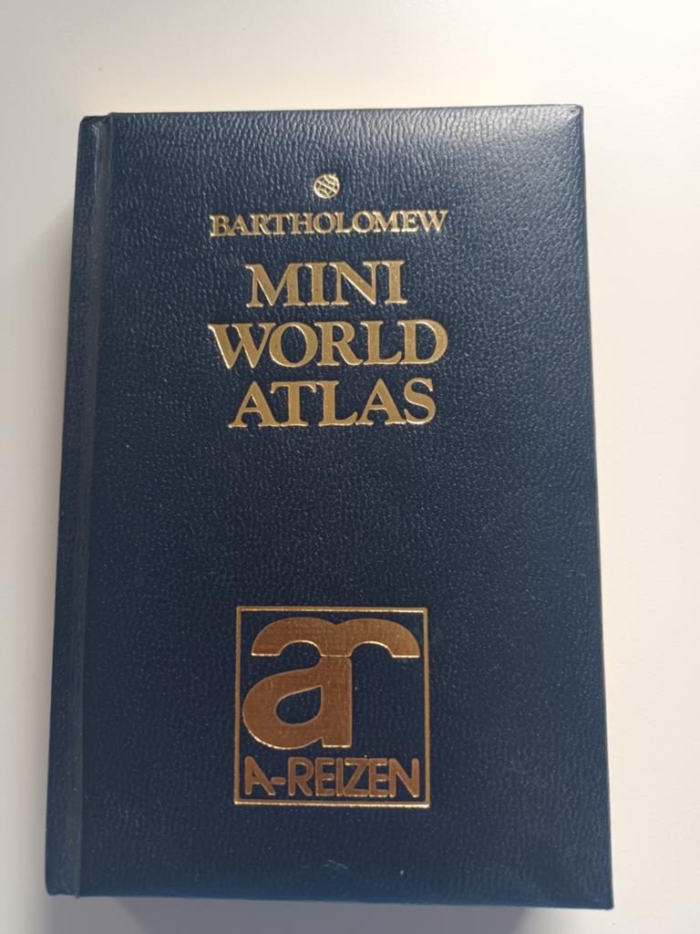 Bartholomew mini world atlas (UK/Scotland) uit 1989, Gelezen, Bernd Michael Schotz, Ophalen of Verzenden, Landkaart