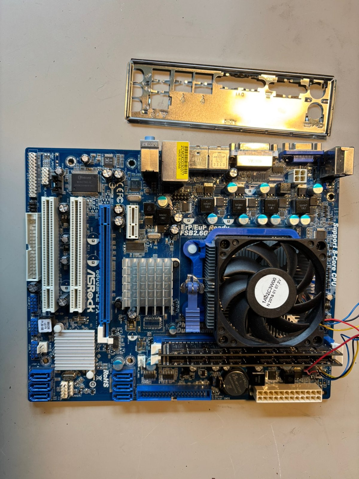 ASRock 880GM-LE FX + Athlon II X4 605e + 8gb, Ophalen of Verzenden, Gebruikt, AMD, DDR3