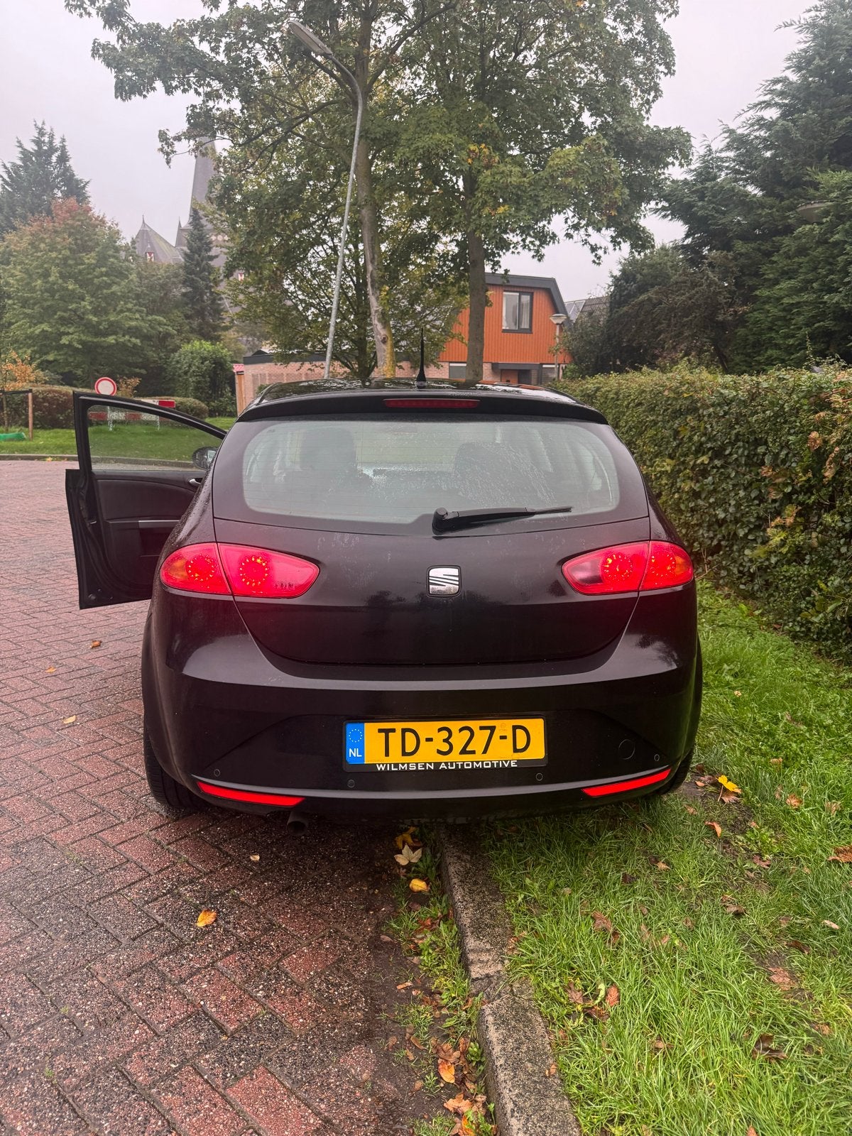 Seat Leon 1.2 TSI 77KW 2011 Zwart, Auto's, Voorwielaandrijving, 4 cilinders, Leon, Zwart