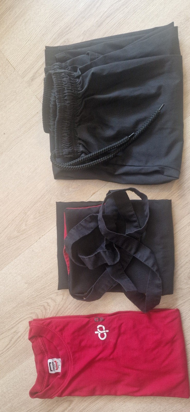 Rooi Pannen Schoolkleding: L.O. t shirt  kookbroek M, sloof, Ophalen of Verzenden
