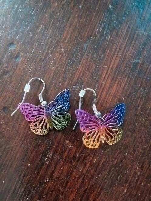 Lange vlinder oorbellen - Regenboogkleuren, Sieraden, Tassen en Uiterlijk, Oorbellen, Overige materialen, Hangers, Overige kleuren