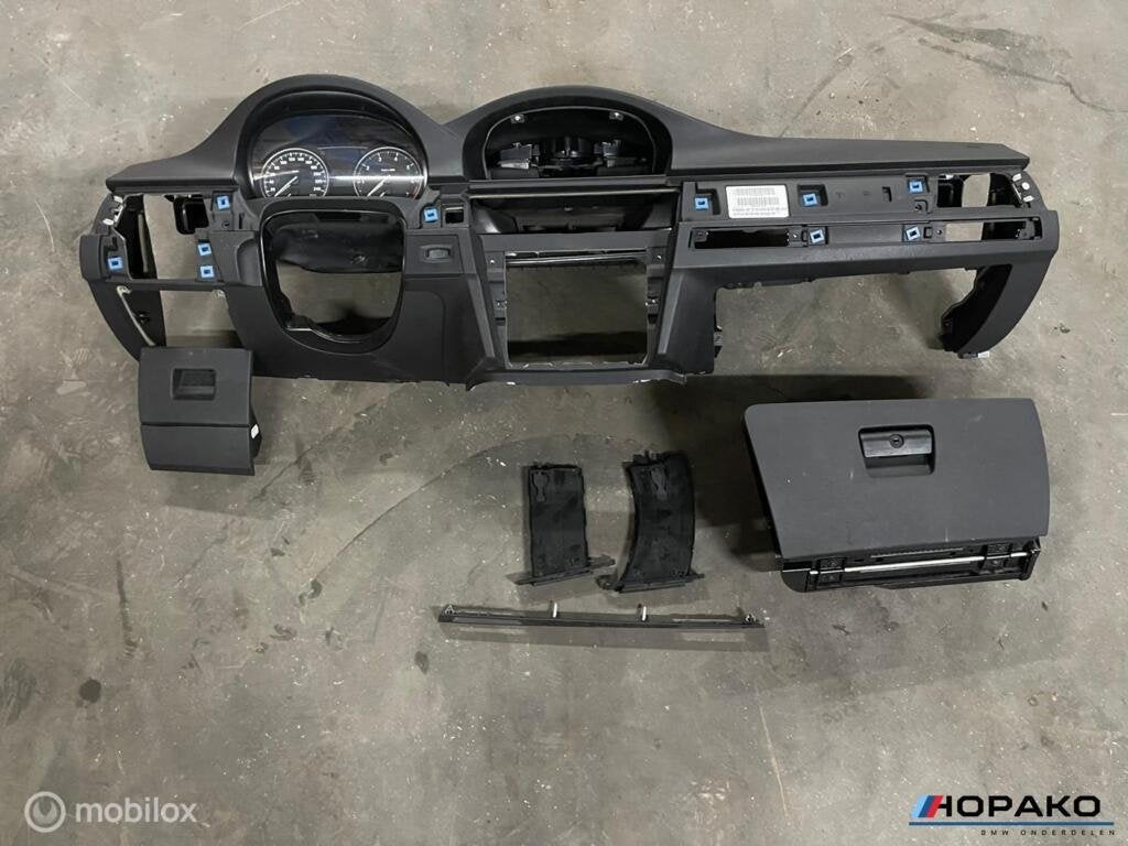Dashboard + bekerhouders BMW 3 serie E90 E91 E92 E93 | zwart, Gebruikt, Einsteinlaan 5 rijswijk, Bmw, Ophalen of Verzenden