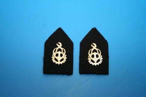 Kraagspiegel met embleem Technische Dienst Landmacht SHF, Verzamelen, Militaria | Algemeen, Ophalen of Verzenden, Landmacht, Nederland