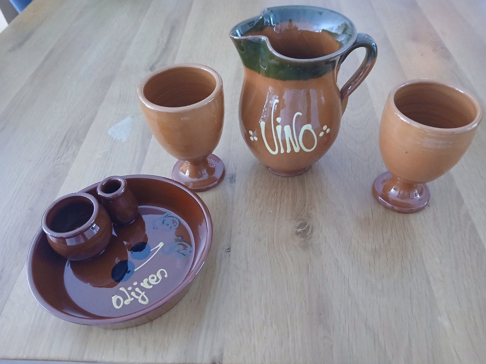 mooi klokgave wijnset in nieuwstaat, Huis en Inrichting, Keuken | Servies, Ophalen of Verzenden, Nieuw, Aardewerk, Overige stijlen