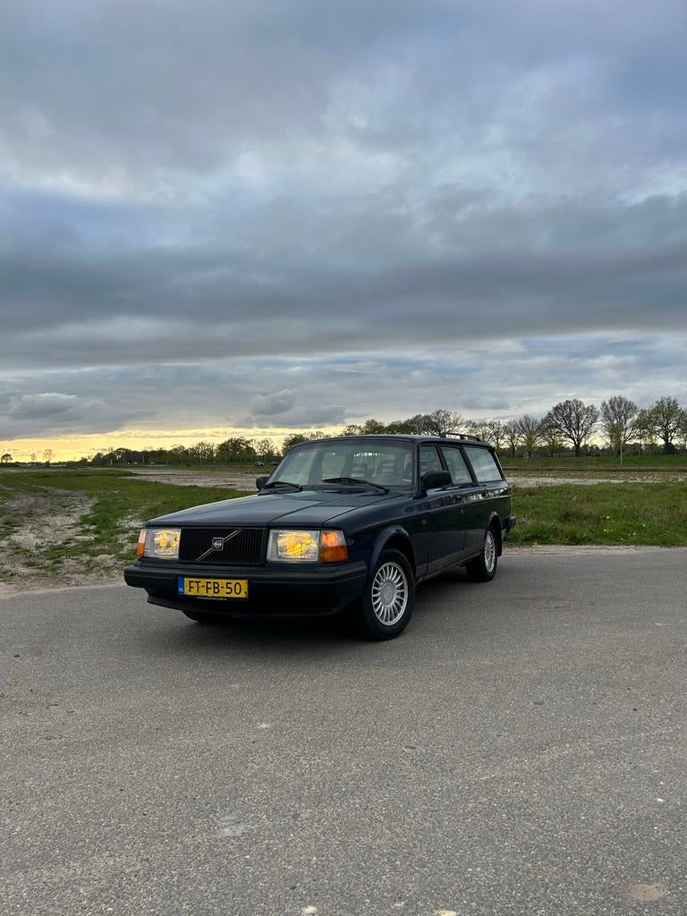 Volvo 240 2.0 Polar U9 1992 Blauw, Auto's, Volvo, Achterwielaandrijving, 4 cilinders, Blauw, Origineel Nederlands