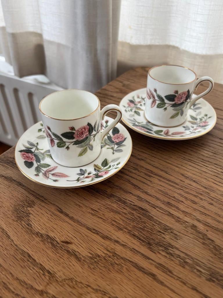 Wedgwood Hathaway Rose 2 koffiekopjes + schoteltje izgs, Ophalen