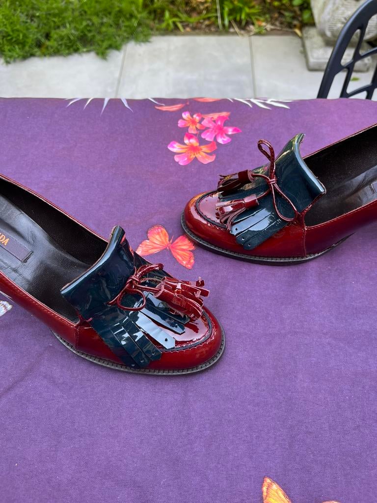 Zinda schitterende lakschoenen maat 39, Pumps, Blauw, Ophalen of Verzenden, Zo goed als nieuw
