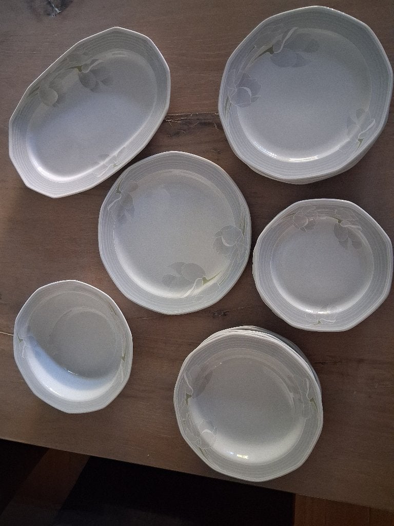Servies, Huis en Inrichting, Keuken | Servies, Ophalen, Zo goed als nieuw, Porselein, Overige stijlen