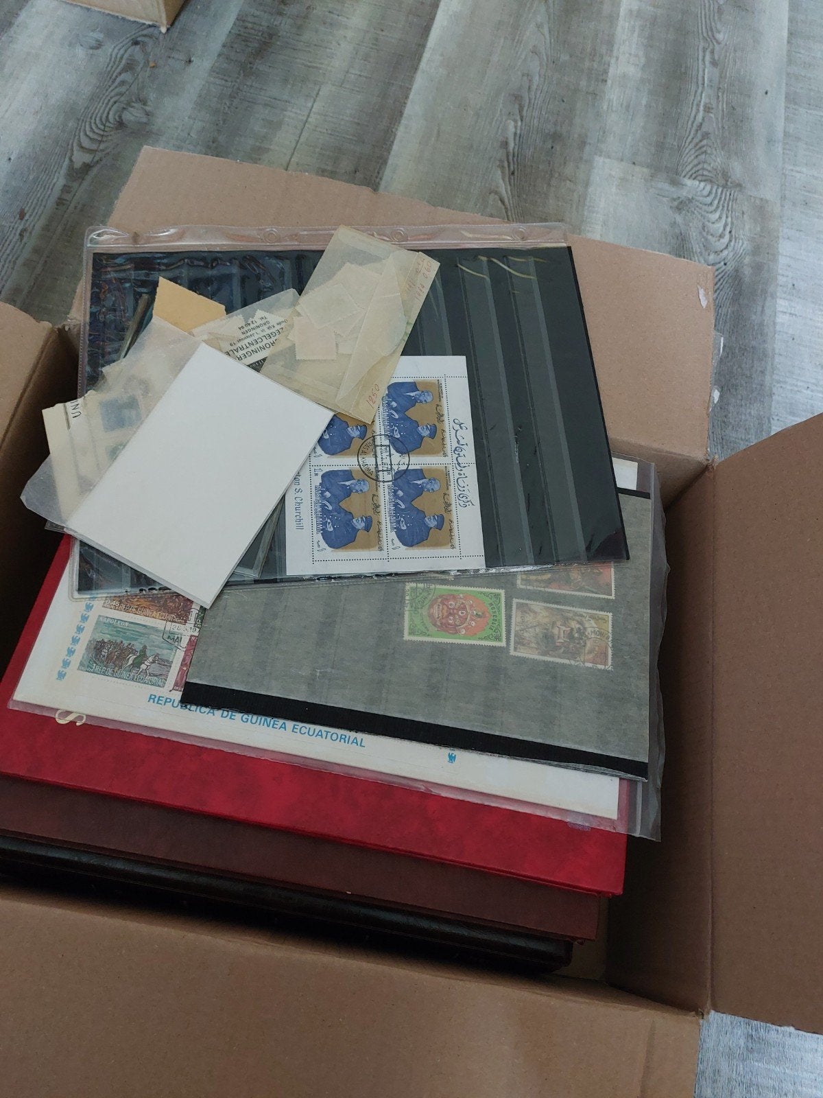 doos postzegelboeken, Ophalen of Verzenden, Nederland en Buitenland