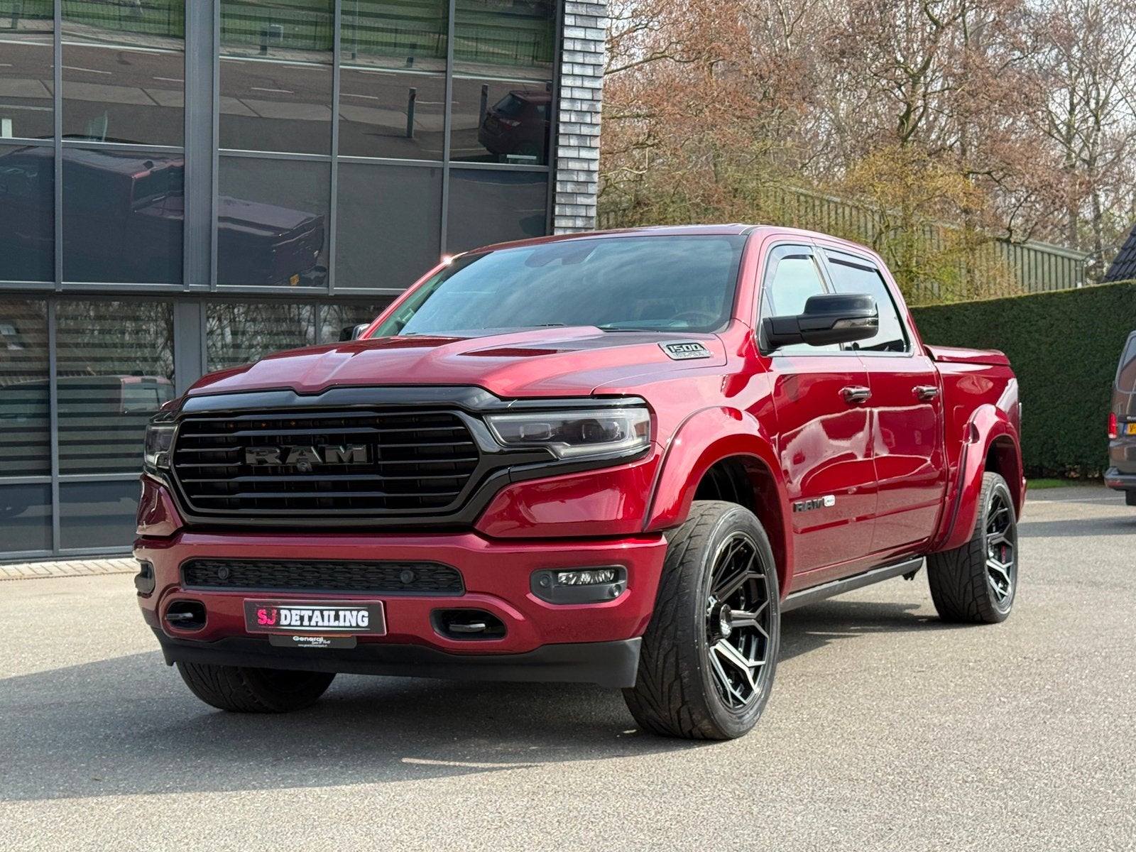 RAM 1500 RAM Longhorn Delmonico red pearlcoat, 5654 cc, Leder, Bruin, Vierwielaandrijving
