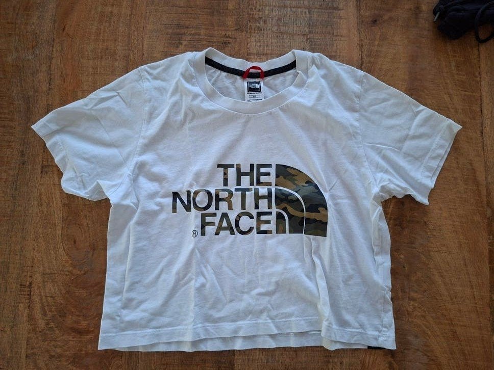 The North Face T-shirt wit met camouflage logo, Wit, Ophalen of Verzenden, Zo goed als nieuw, Maat 36 (S)