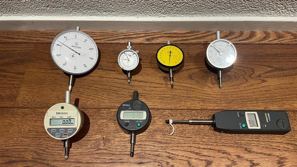 Mitutoyo meetklok 10mm 0,01mm 2046-08, Doe-het-zelf en Verbouw, Meetapparatuur, Zo goed als nieuw, Afstand, Ophalen of Verzenden