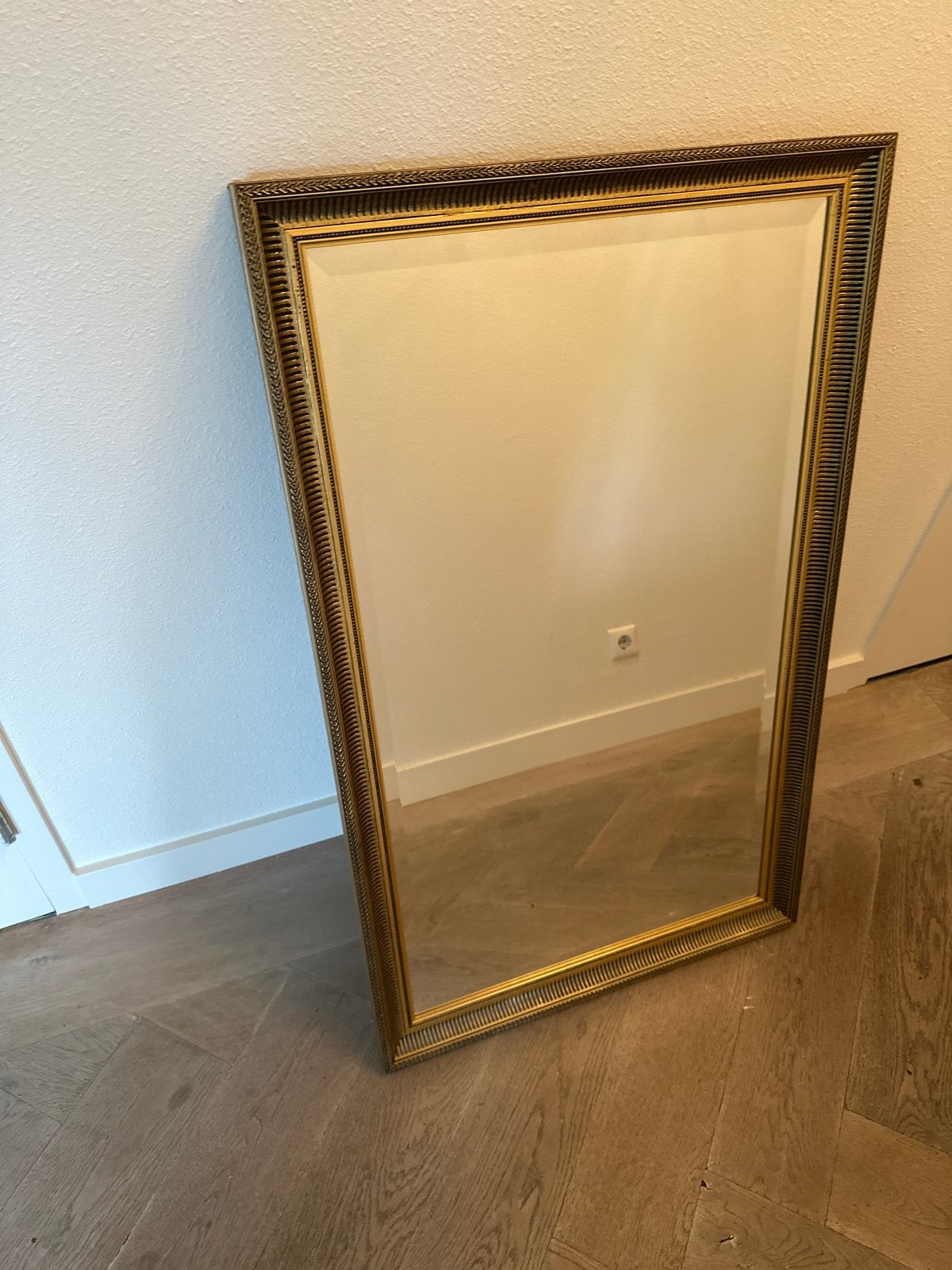 Grote spiegel met gouden lijst, Huis en Inrichting, Ophalen, 100 tot 150 cm, Zo goed als nieuw, Rechthoekig