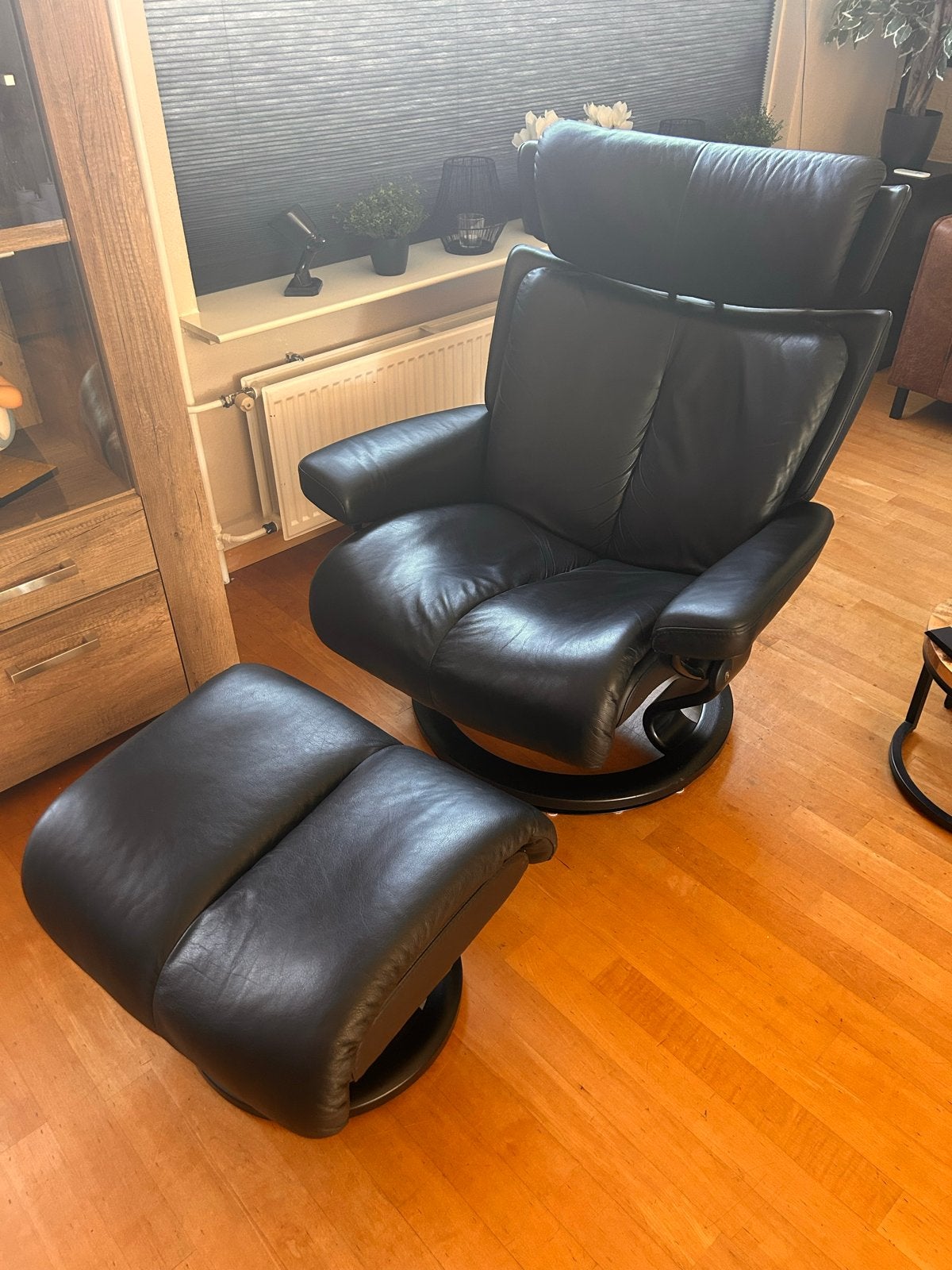 Stressless Relaxfauteuil Zwart Leer met Voetenbank, Ophalen, Gebruikt, Leer, 75 tot 100 cm