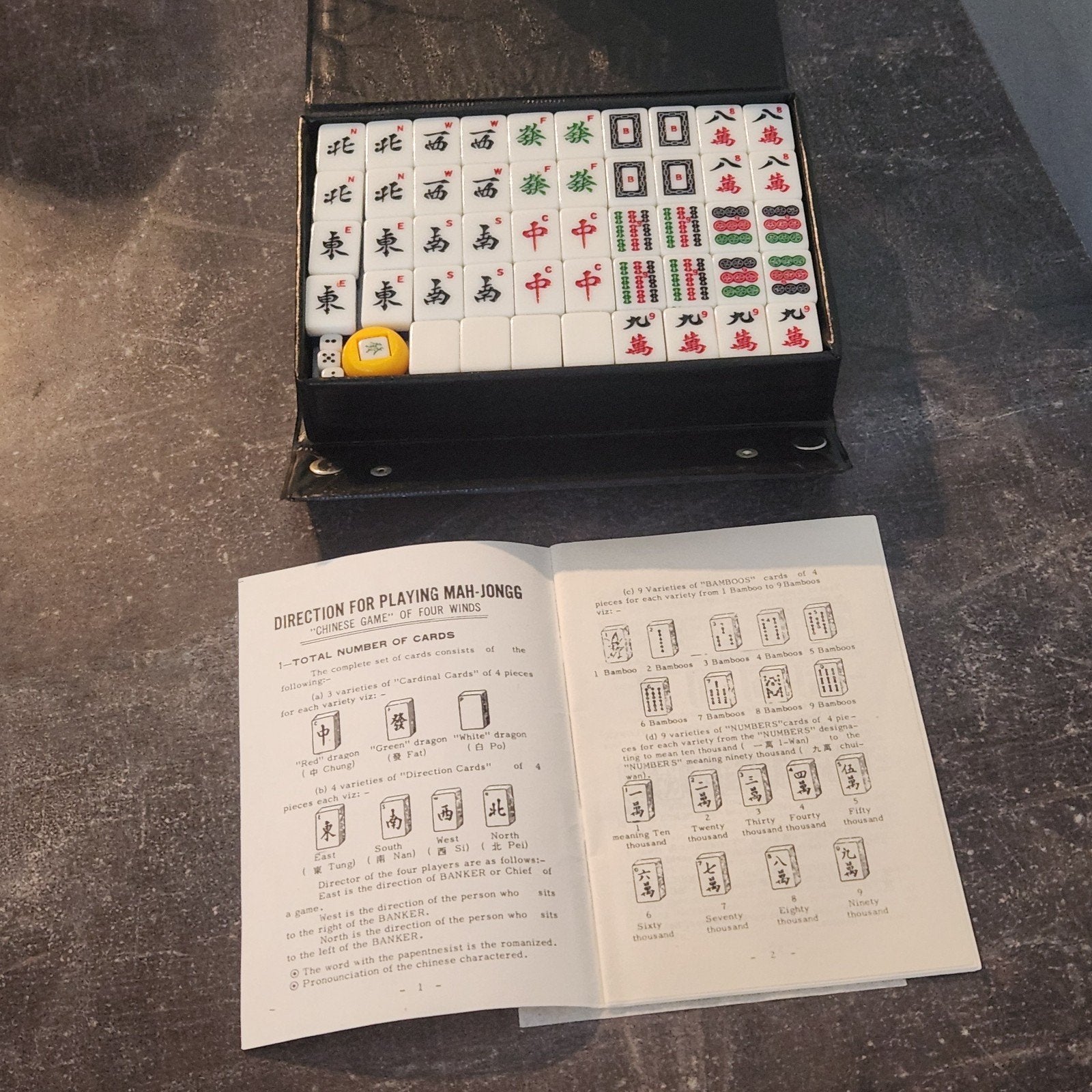 Mahjong spel in koffertje met uitleg, Drie of vier spelers, Ophalen of Verzenden, Gebruikt, Reisspel