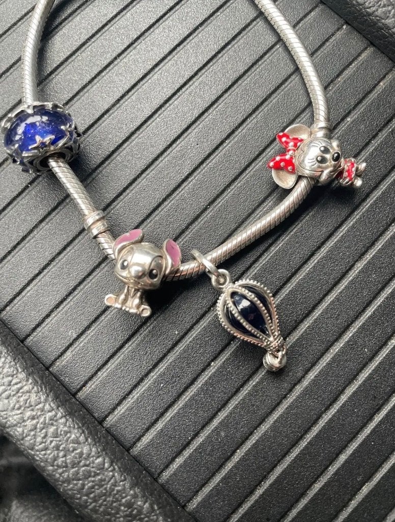 Gevonden; Pandora armband met Disney bedels, Ophalen, Zo goed als nieuw, Zilver, Zilver
