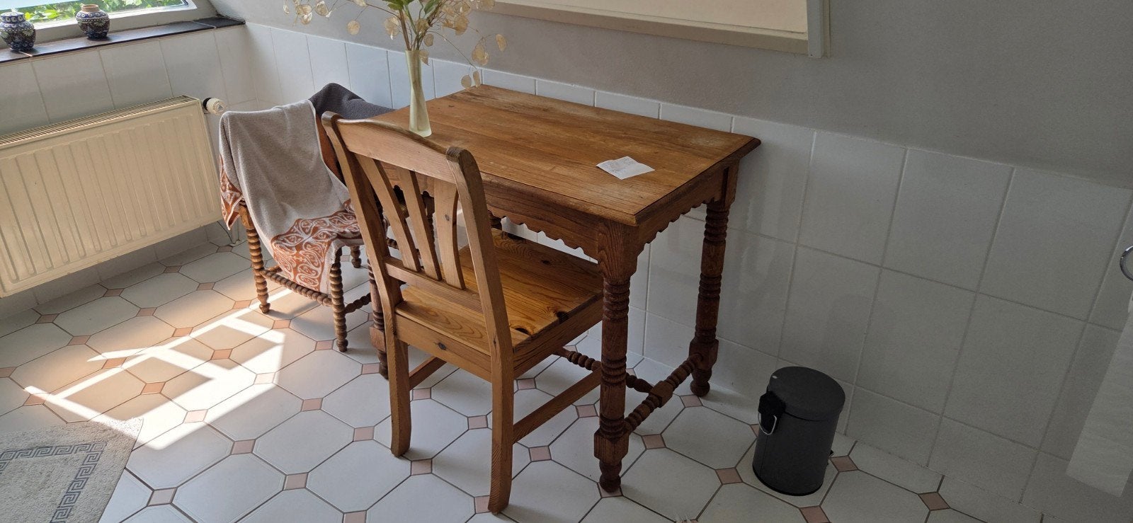 Houten tafel met eventueel stoeltje - Ophalen Leiderdorp, Ophalen
