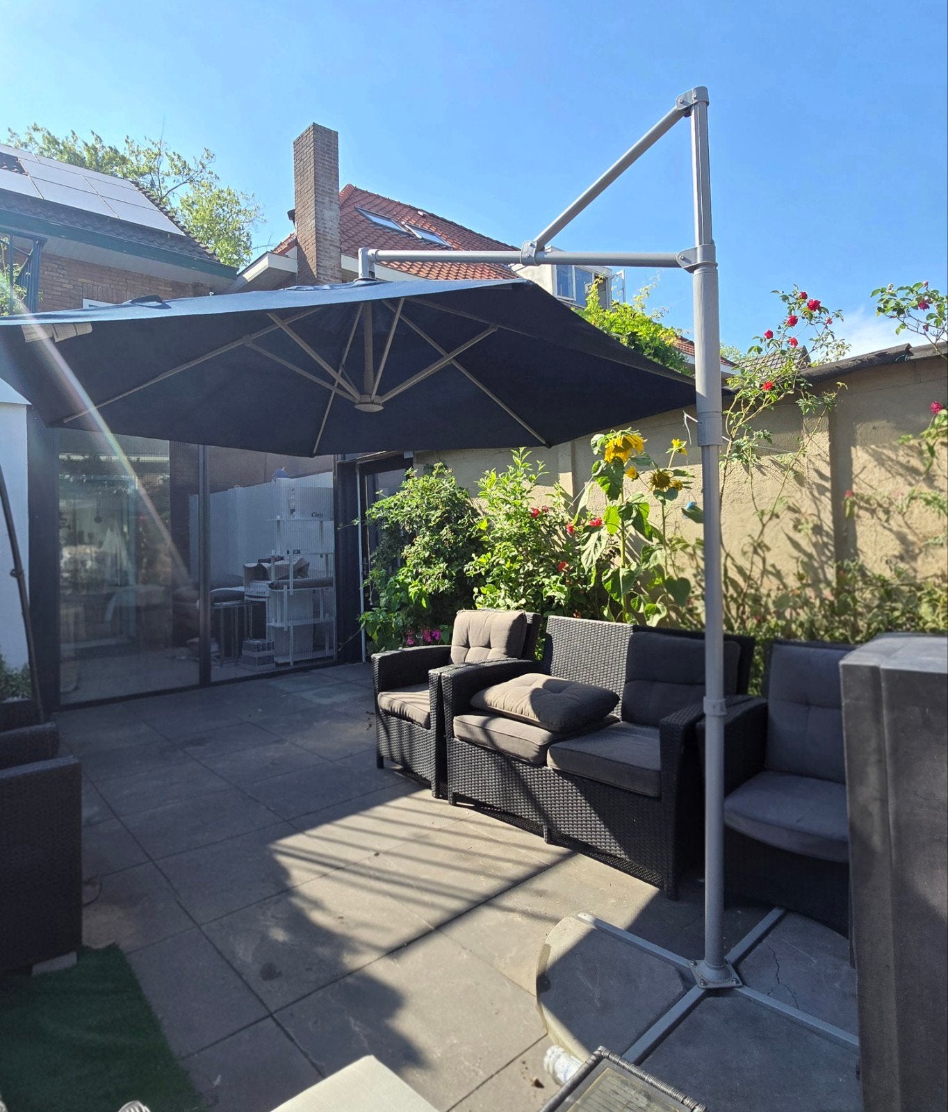 IKEA LINDÖJA Zweefparasol Ø 315cm met voet en tegels, Ophalen, Verstelbaar, 3 tot 4 meter, Zweefparasol
