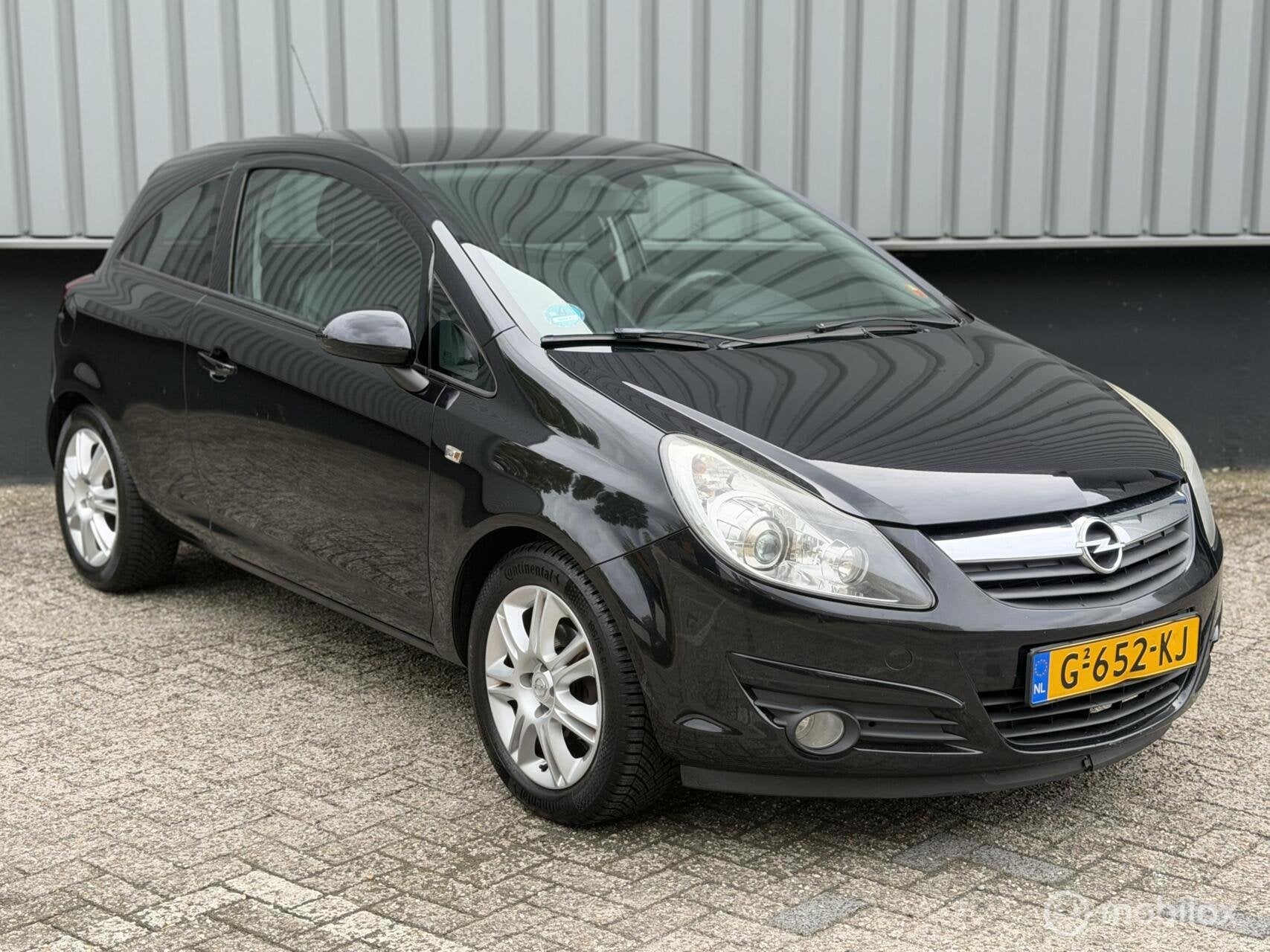 Opel Corsa 1.4-16V White Edition, Auto's, Voorwielaandrijving, Gebruikt, 4 cilinders, Zwart
