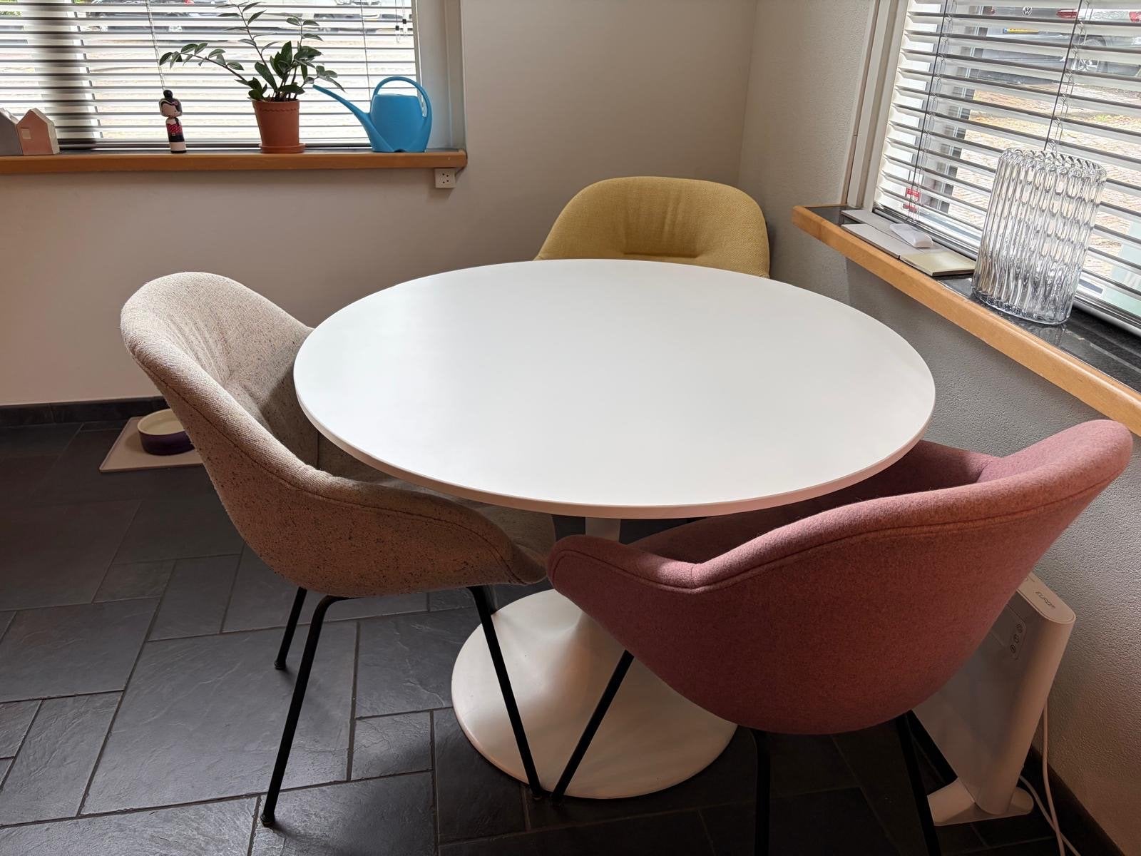Ikea Docksta ronde eettafel - Modern en compact, Ophalen, Kunststof, Rond, Zo goed als nieuw