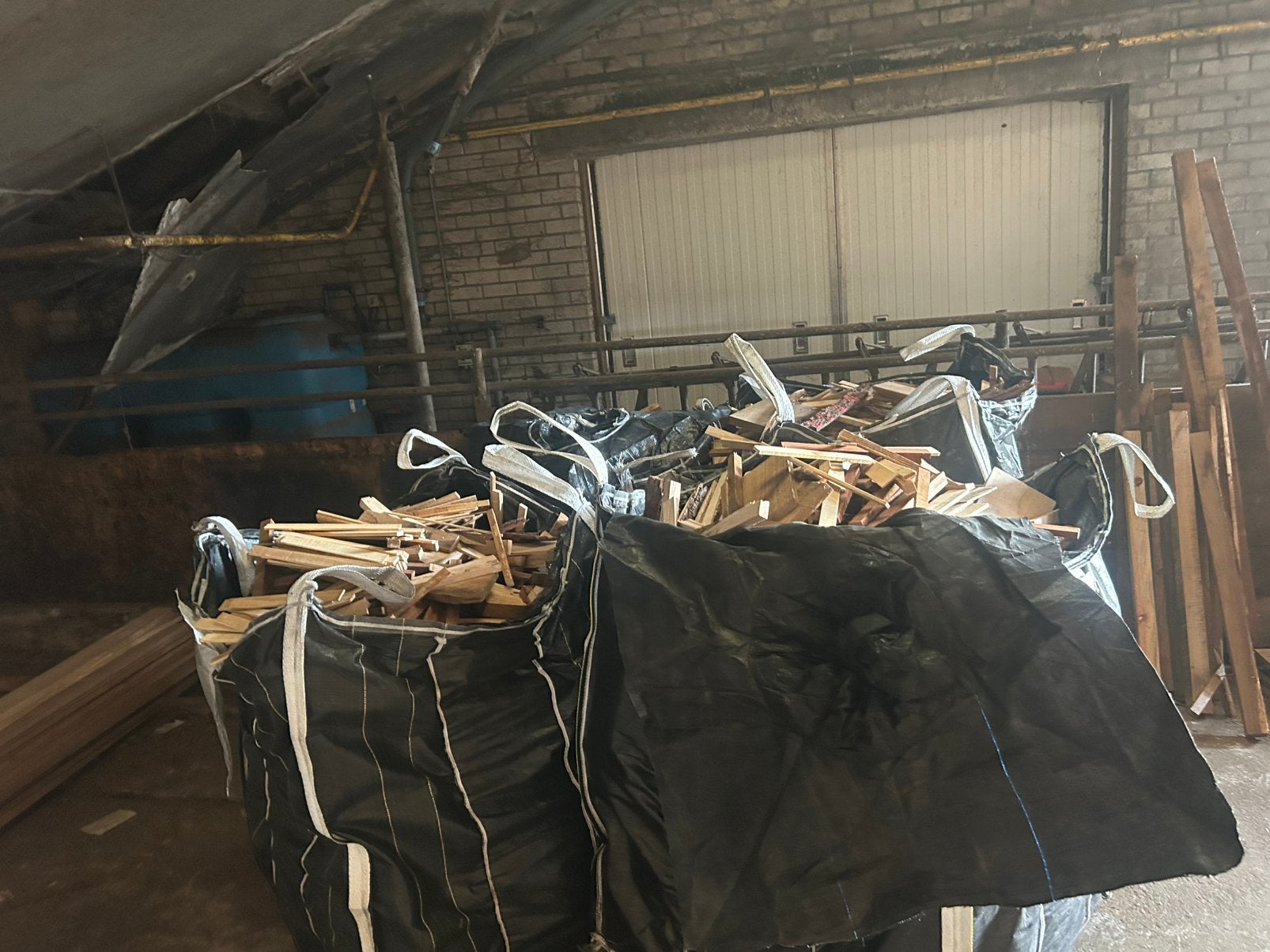 Eiken rest stukken of brandhout te koop. Oven droog