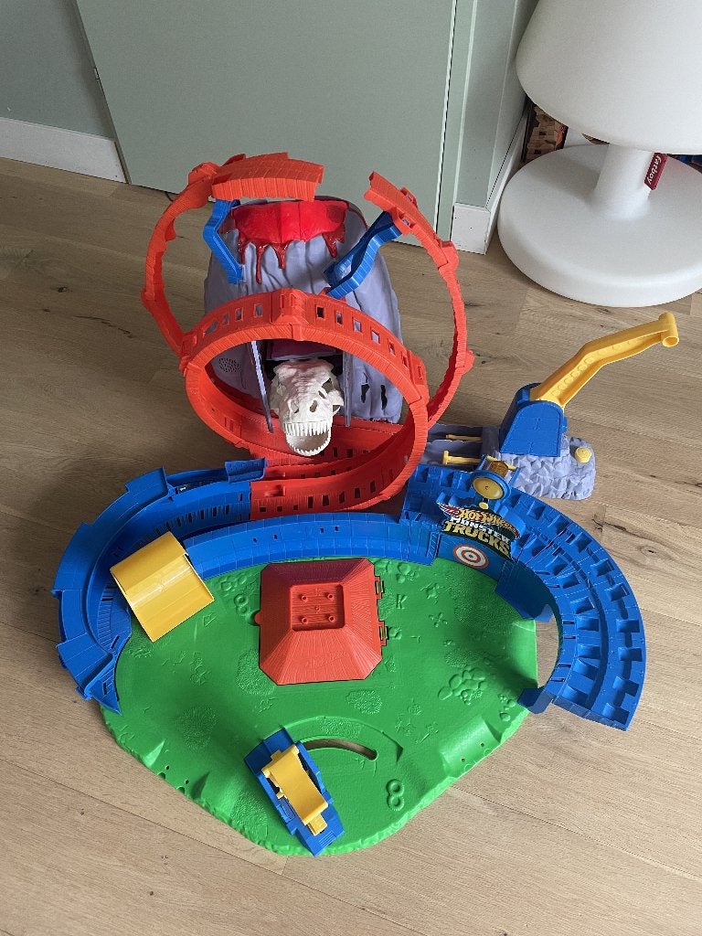 Hot Wheels Monster Trucks Baan T-Rex Vulkaanarena, Ophalen, Racebaan, Zo goed als nieuw, Hot Wheels