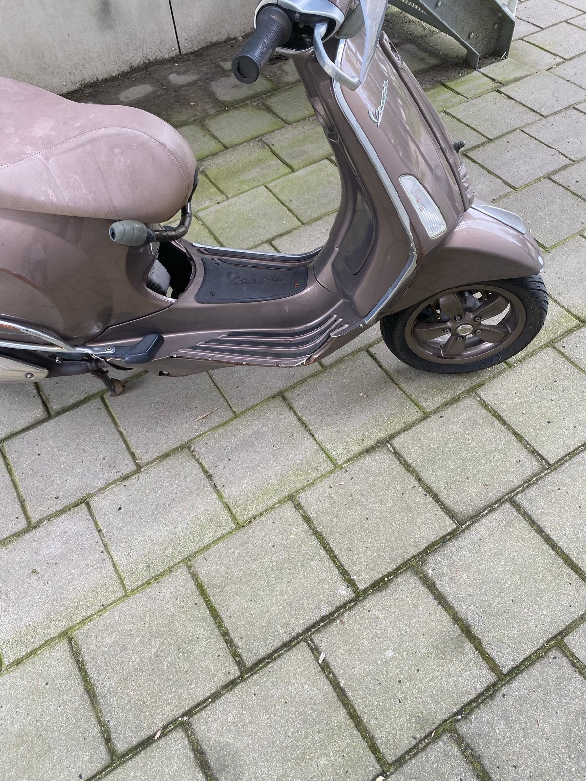 Vespa met schade, motorisch goed moet weg voor woensdag, Gebruikt, Ophalen of Verzenden, Benzine, Vespa LX