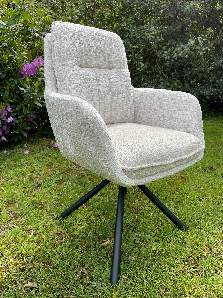Eetstoel 180 auto return Cremona 18 Cinamon nu actie prijs, Ophalen of Verzenden, Gebruikt, Stof, Vijf, Zes of meer stoelen