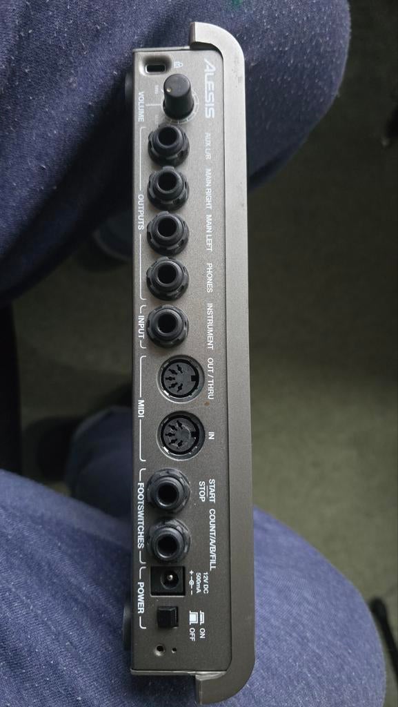 Alesis SR-18 Drum Machine, Muziek en Instrumenten, Drumcomputers, Ophalen of Verzenden