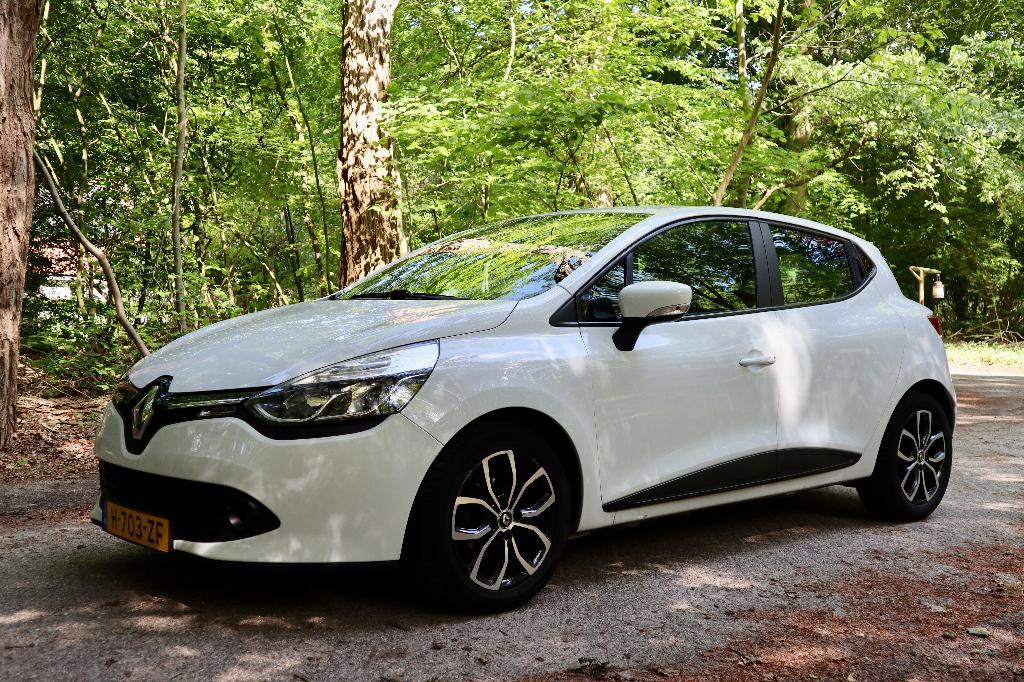 Renault Clio 0.9 TCe Expression | Apple CarPlay, Auto's, Renault, Bedrijf, Clio, ABS, Airbags, Alarm, Android Auto, Apple Carplay