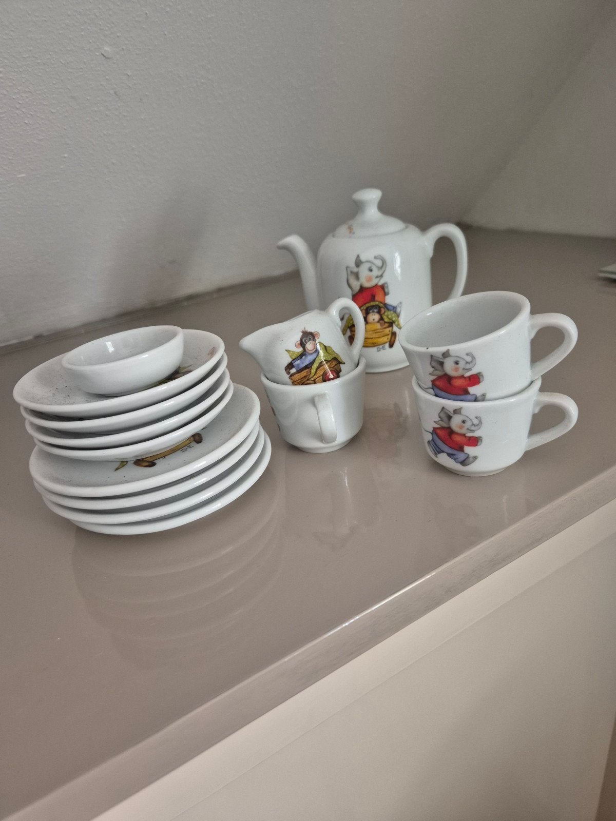 Vintage kinderserviesje met dierenprint, Ophalen