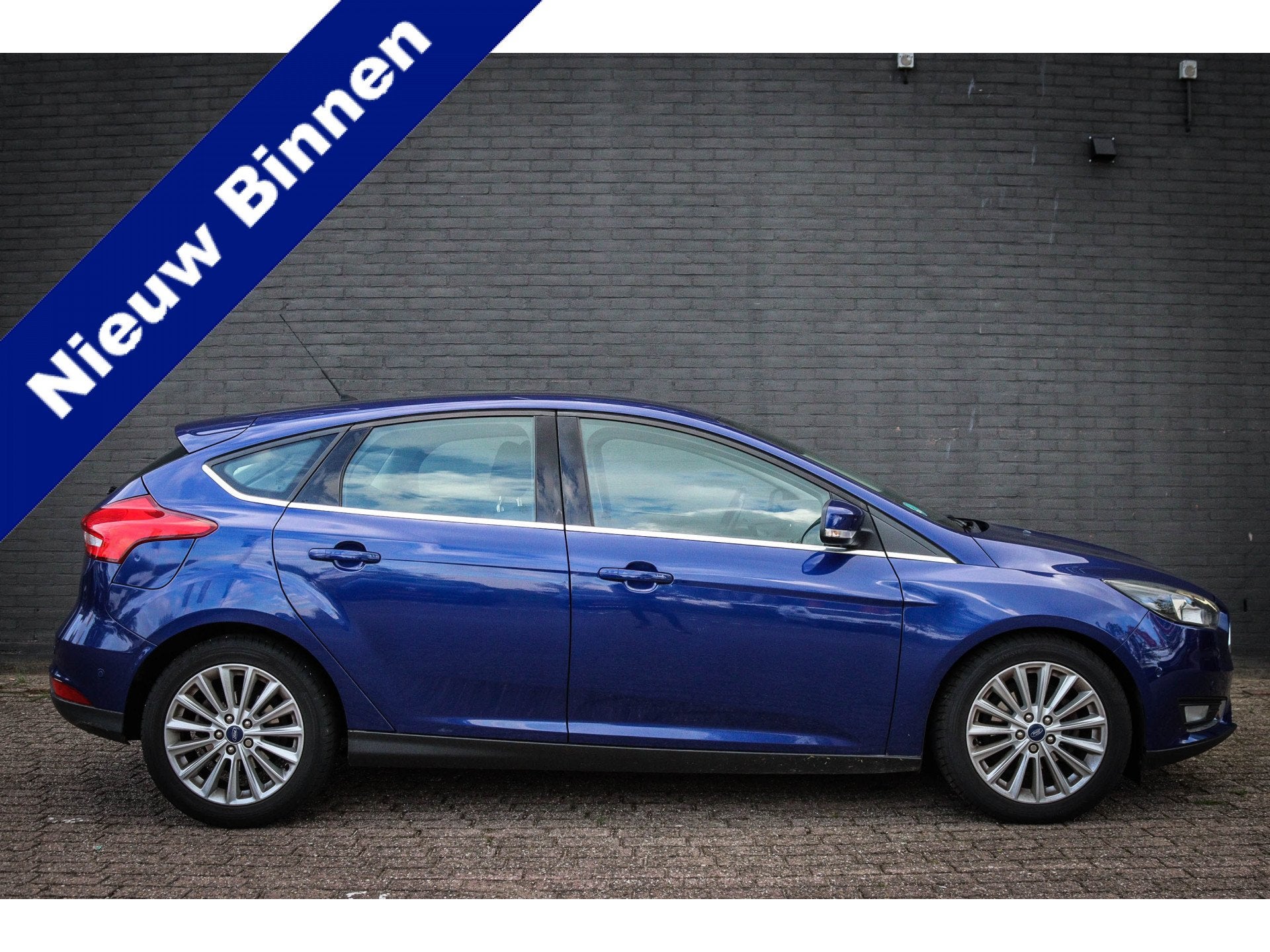 Ford Focus 1.0 First Edition Net binnen-Nu al te bezichtigen, Auto's, Stof, Gebruikt, Blauw, Origineel Nederlands