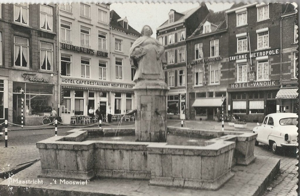 AK Maastricht t Mooswief hotels Simca, Ophalen of Verzenden, 1940 tot 1960, Gelopen, Limburg