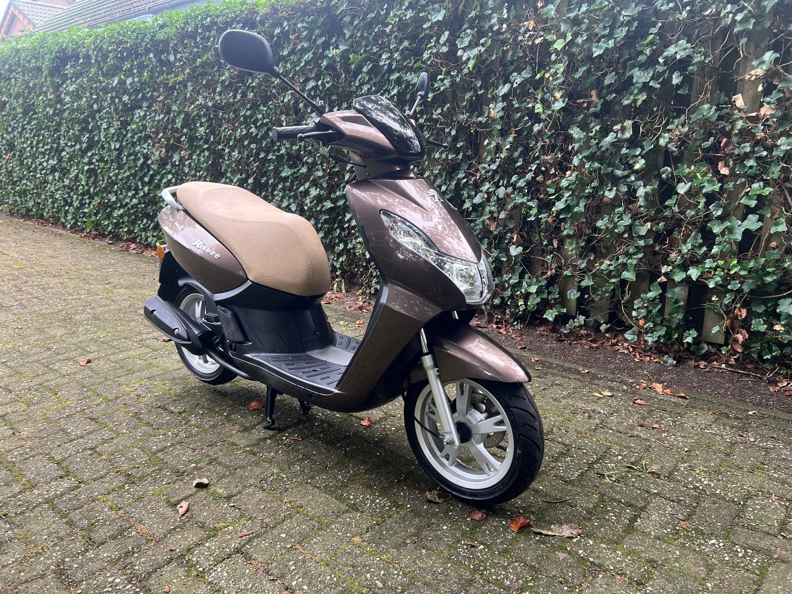 Mooie Peugeot Kisbee. Loop/ sloop/ geen kenteken, Ophalen, Overige modellen, Maximaal 45 km/u, 49 cc