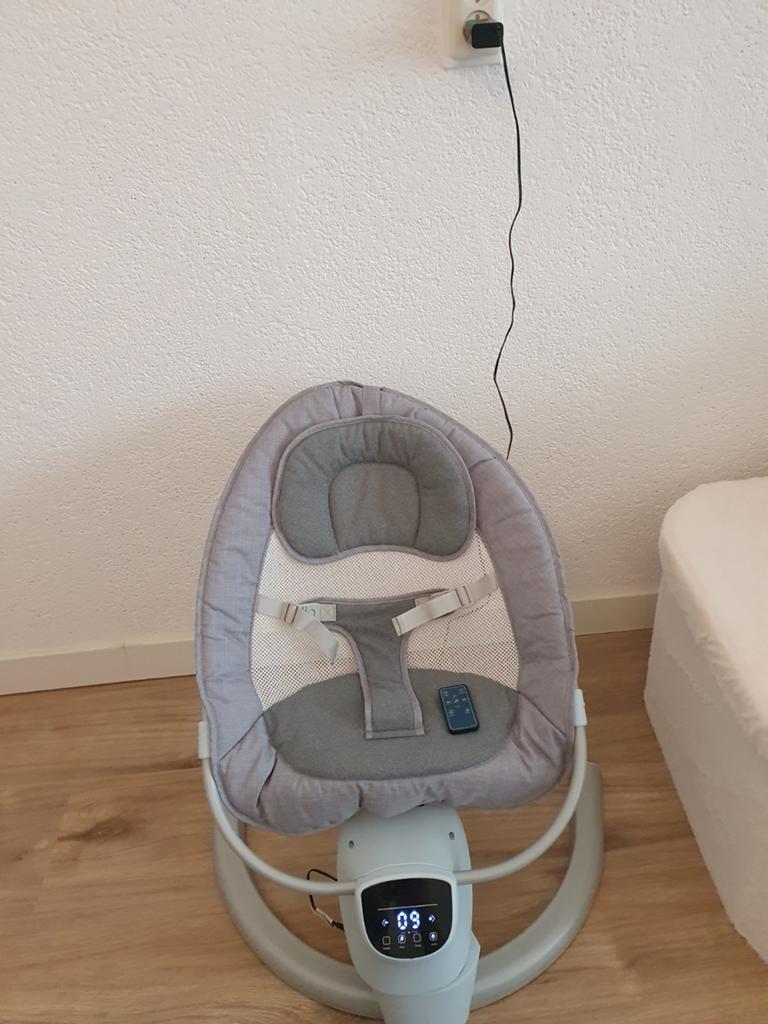 Elektrische Wipstoel/ Schommelstoel Met Bluetoo, Kinderen en Baby's, Wipstoeltjes, Ophalen of Verzenden, Zo goed als nieuw