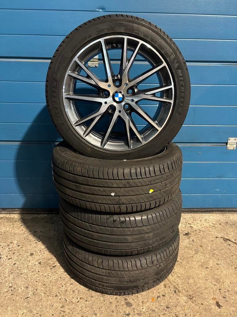 Originele BMW 1 / 2 serie 489 - 17 inch set met Zomerbanden, Auto-onderdelen, Banden en Velgen, Ophalen, Gebruikt, Banden en Velgen