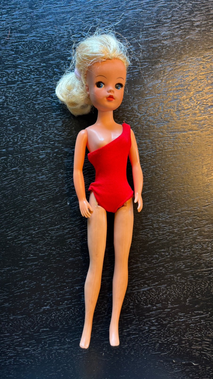 Vintage jaren 80 Sindy pop 033055x blond met badpak, Verzamelen, Poppen, Ophalen of Verzenden, Zo goed als nieuw, Pop