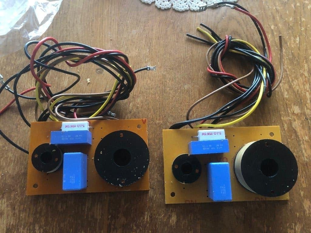 Te Koop: Luidspreker 2-tal, 2-weg scheidingsfilters., Ophalen of Verzenden, Zo goed als nieuw, Minder dan 60 watt, Overige merken