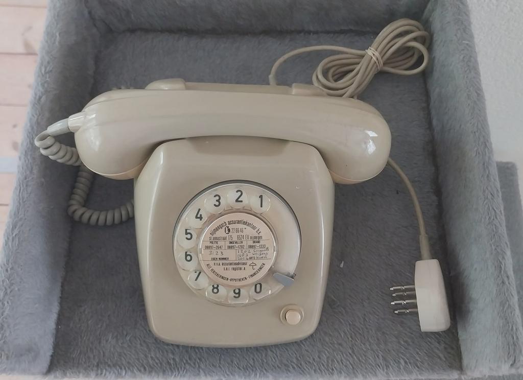 PTT type T65 Telefoon met Draaischijf - Sept '82, Ophalen of Verzenden, Zo goed als nieuw, Elektrische gitaar