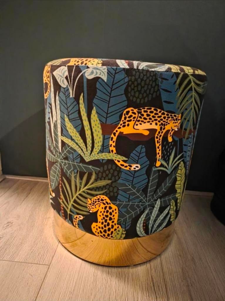 Poef met jungle print., Minder dan 50 cm, Rond, Minder dan 50 cm, Ophalen of Verzenden