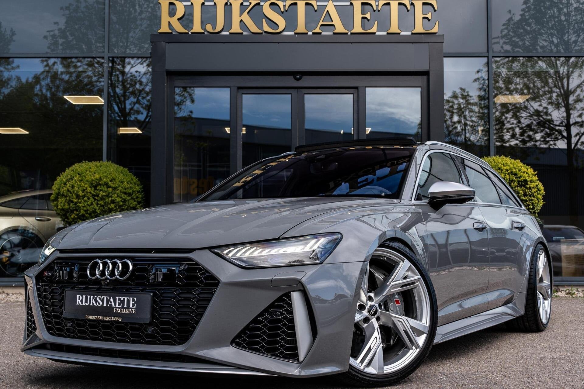 Audi A6 Avant RS6 TFSI Quattro|KERAMISCH|PANO|B&O|360|22'', Auto's, Automaat, Gebruikt, Met garantie (alle), 600 pk
