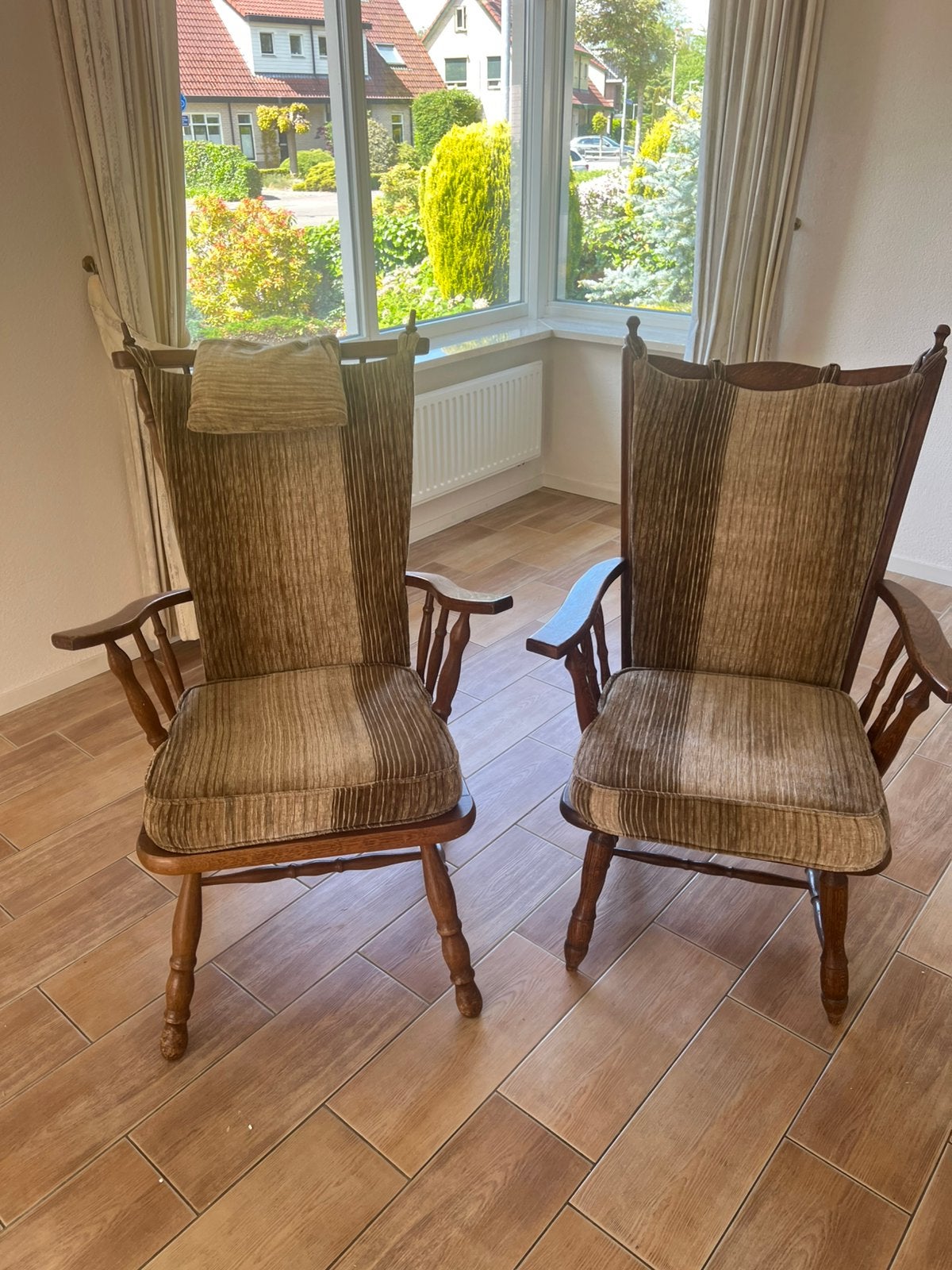 2x haardstoel heren en dames gratis, Huis en Inrichting, Stoelen, Ophalen, Twee