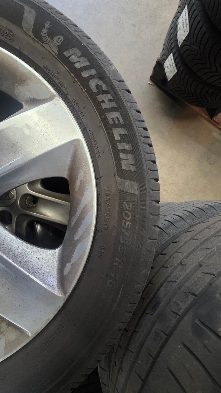 Autobanden met velgen te koop, Ophalen, 16 inch, 205 mm, Zomerbanden