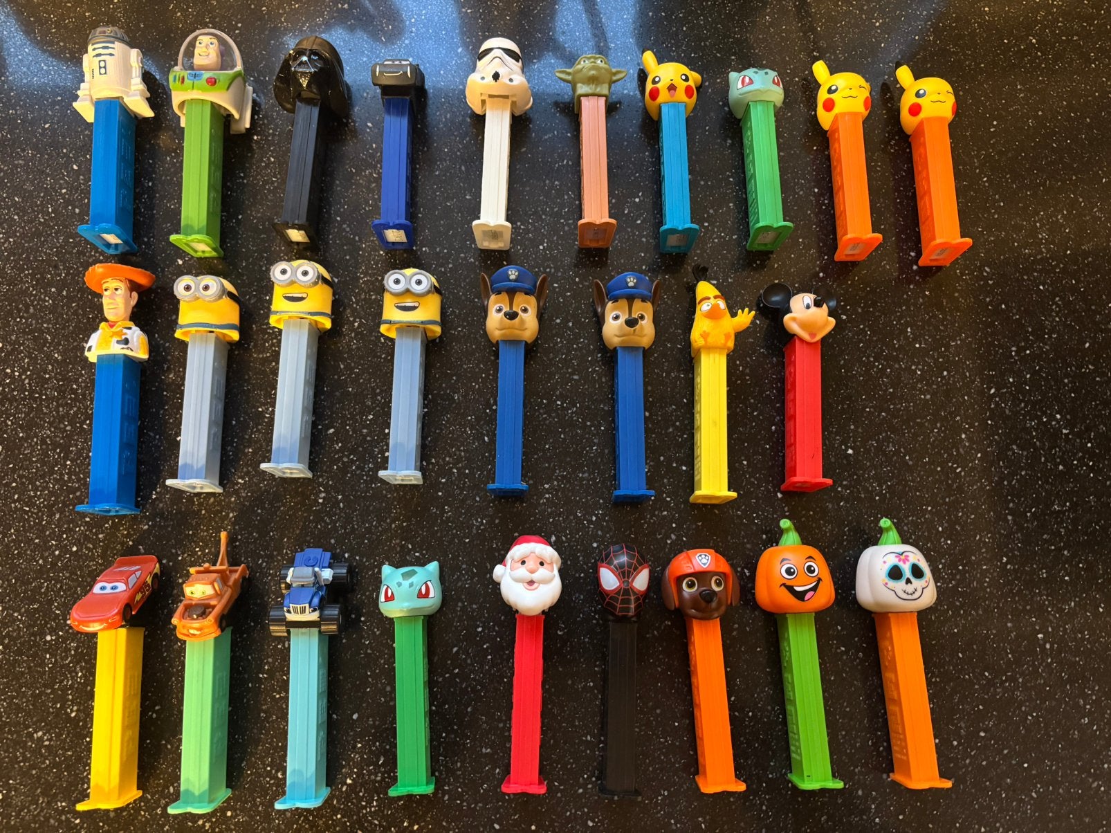 27x PEZ dispensers Star wars, Pokémon, Mickey Mouse etc, ?, Zo goed als nieuw, PEZ, ?