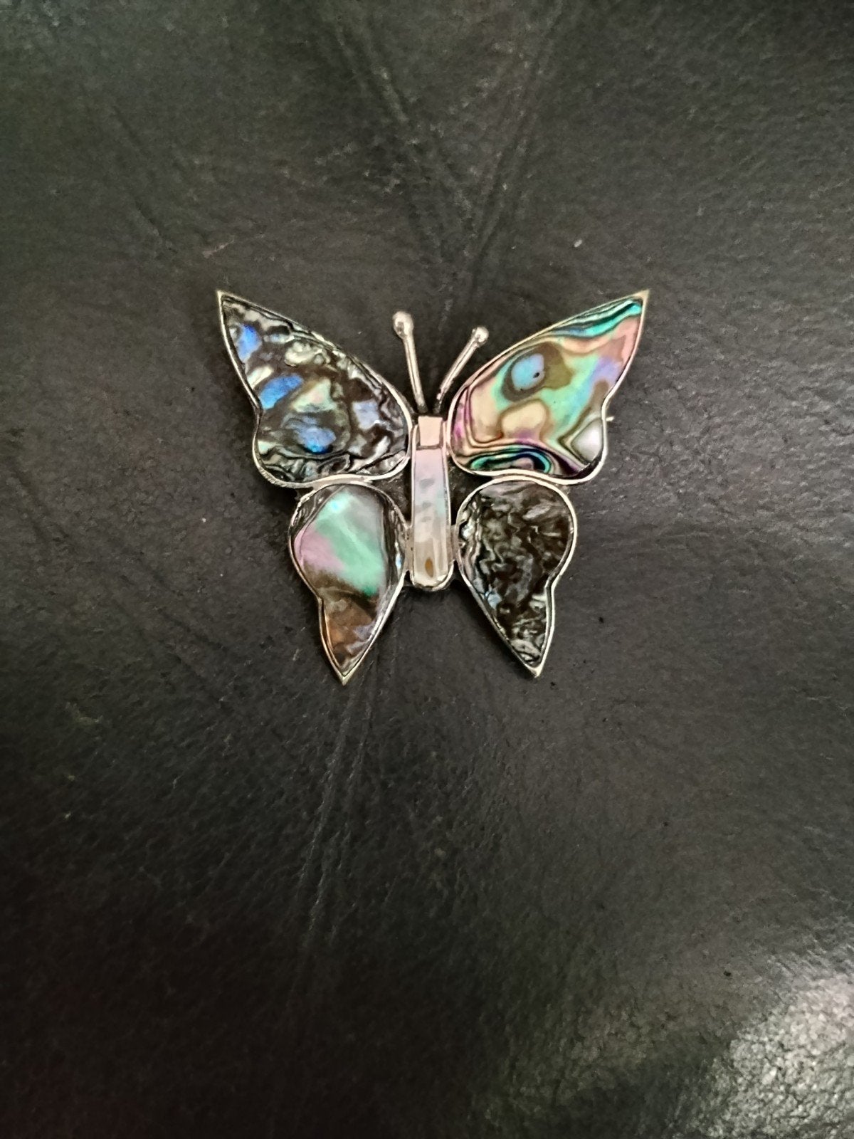 Vintage Mexicaanse Broche – Alpaca met Abalone / parelmoer, Overige materialen, 4 tot 7 cm, Gebruikt, Overige kleuren