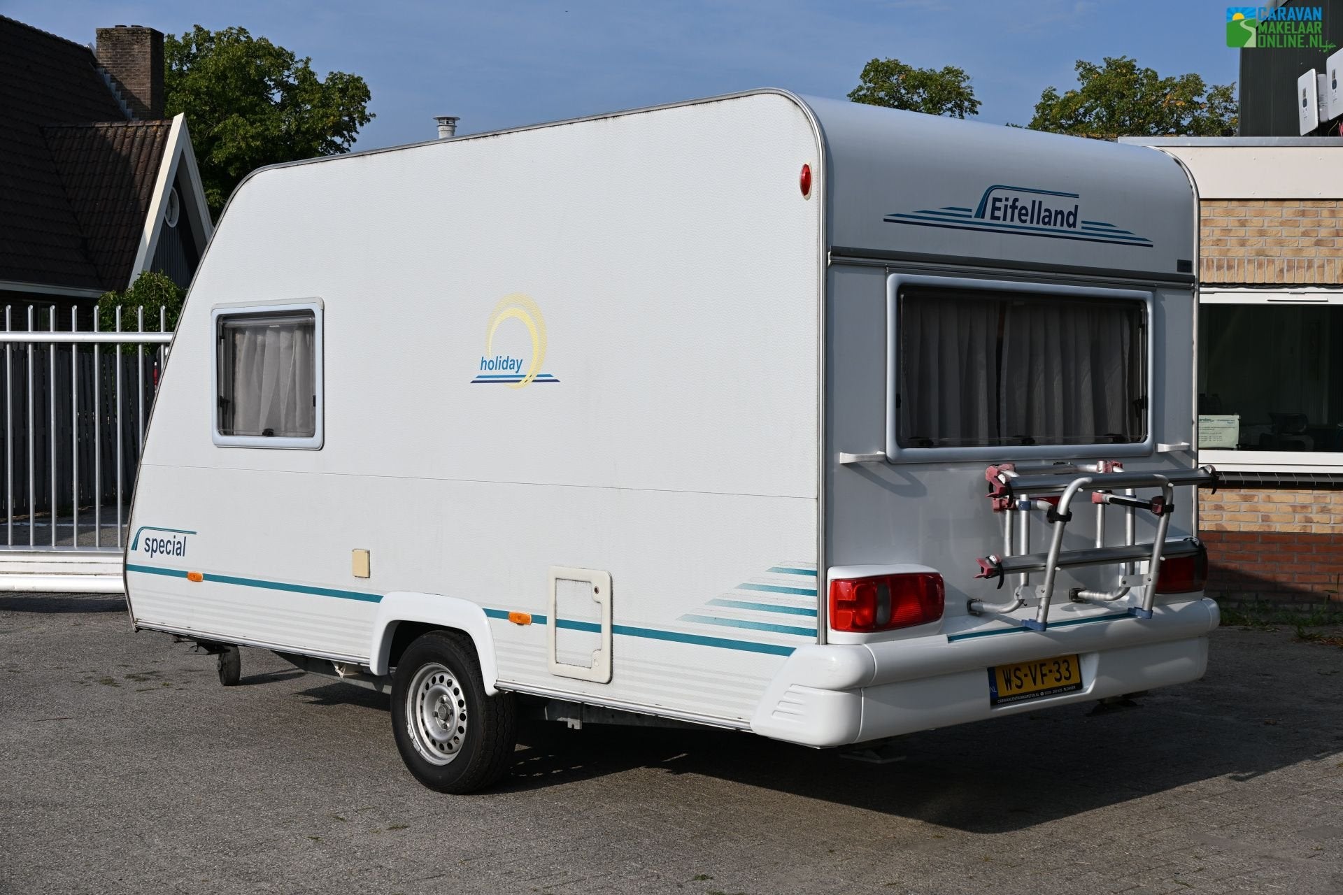 Eifelland Holiday Special 395 TK Voortent|Fietsdrager|Zaklui, Standaardzit, Dwars-stapelbed, Kachel, Bedrijf