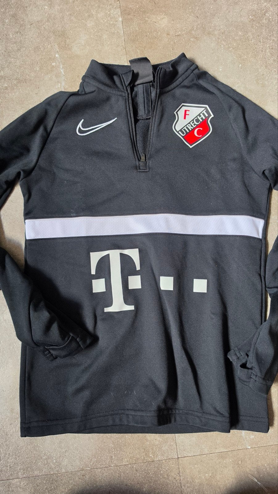 Nike trainingsshirt FC Utrecht - maat S (valt als 146), Ophalen of Verzenden, Gebruikt, Shirt