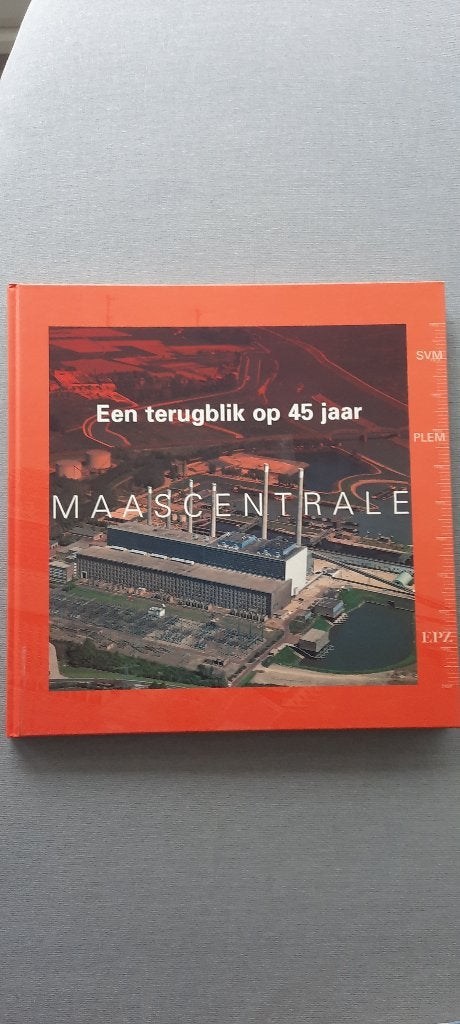 45 jaar Maascentrale in Buggenum., Ophalen of Verzenden, Zo goed als nieuw