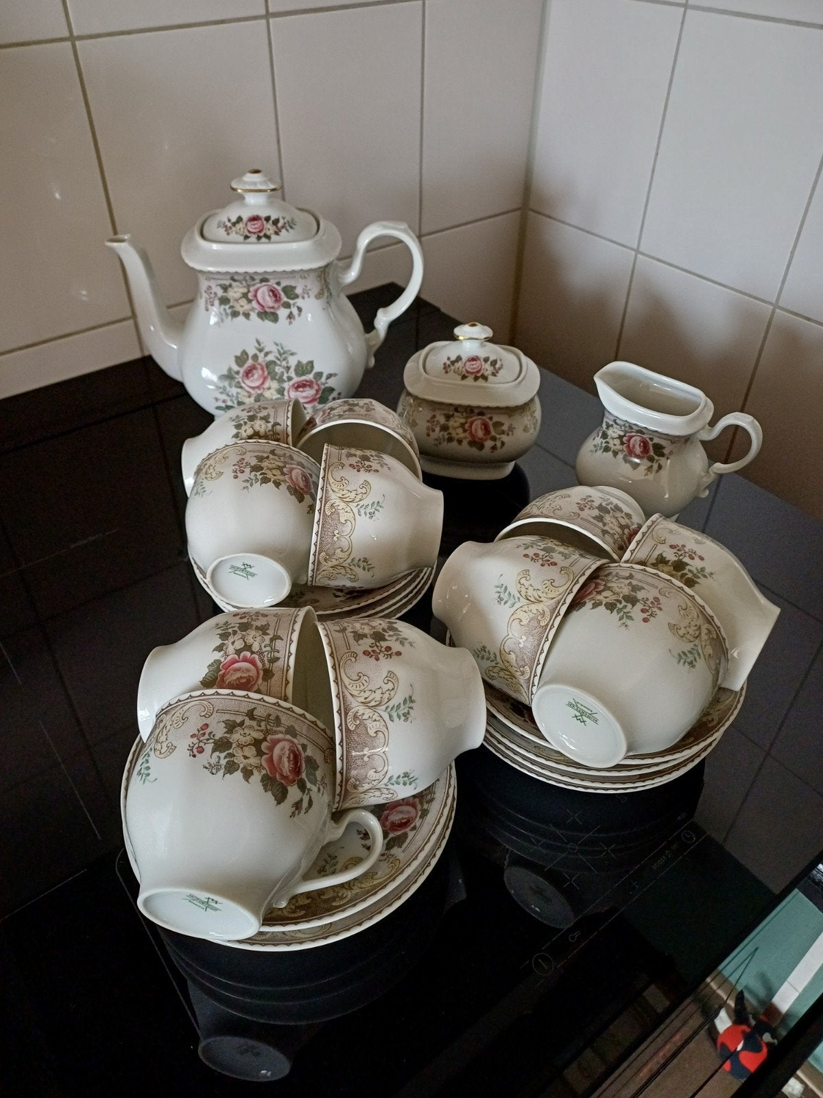 Vintage servies met rozenmotief, compleet voor 6 personen, Antiek en Kunst, Antiek | Servies compleet, Ophalen of Verzenden