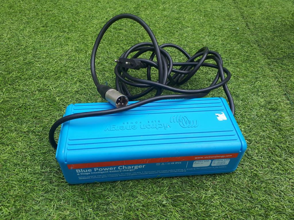 Oplader 24v, Ophalen of Verzenden